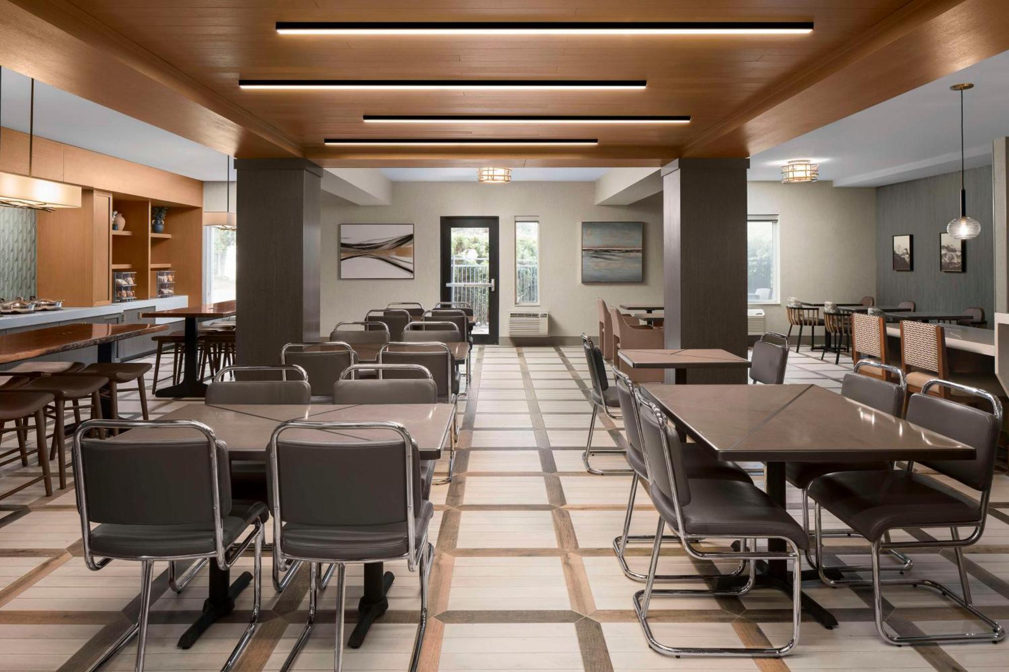 Doubletree By Hilton North Salem Hotel Exterior foto